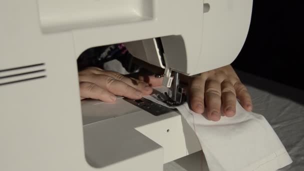 Seamstress Sews Sewing Machine White Fabric — 비디오