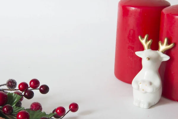 Noel oyuncakları ve Noel figürleri.