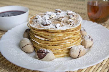 Cevizli ve fındıklı balkabaklı krep.
