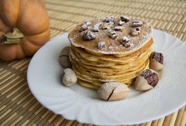 Cevizli ve fındıklı balkabaklı krep.