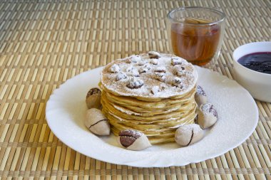 Cevizli ve fındıklı balkabaklı krep.