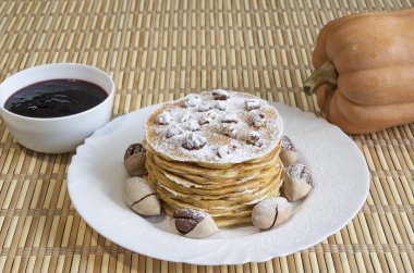 Cevizli ve fındıklı balkabaklı krep.