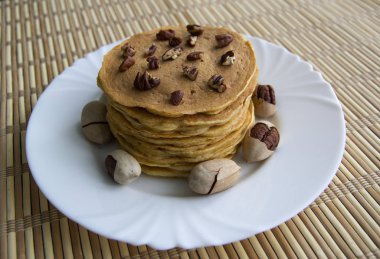 Cevizli ve fındıklı balkabaklı krep.