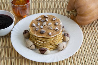 Cevizli ve fındıklı balkabaklı krep.