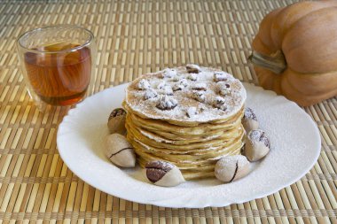 Cevizli ve fındıklı balkabaklı krep.