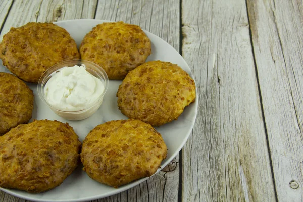 Krem peynirli ve susamlı tortilla.
