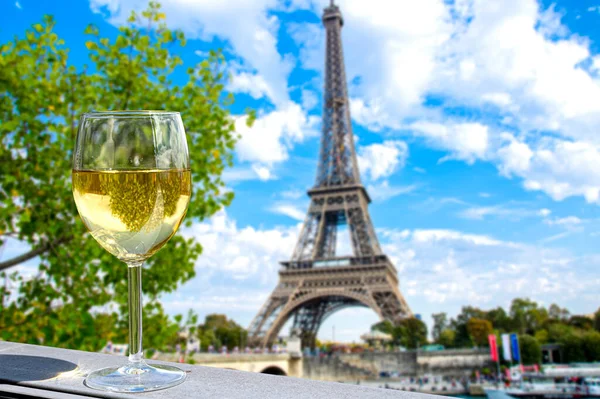 Glass White Wine Eiffel Tower View Paris France — Stock Photo, Image