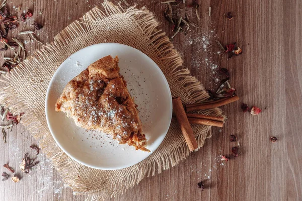 Wodden masada elmalı turta.