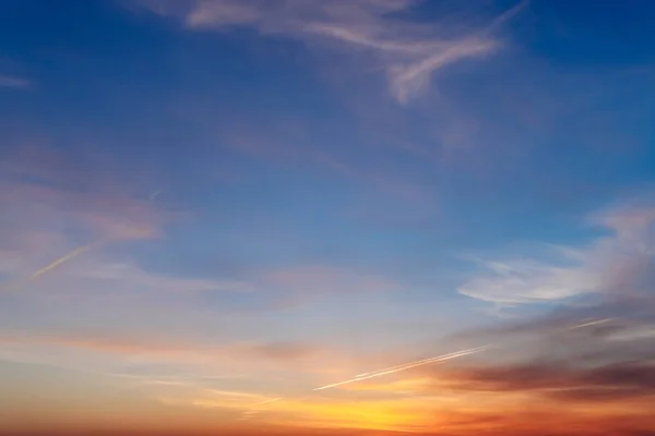 Soyut gökyüzü arka plan. Günbatımı.