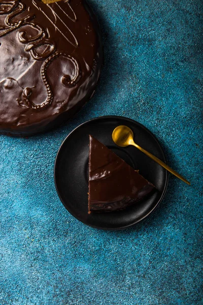 Pastel de Sacher. Postre tradicional de chocolate austriaco. Ba casera —  Fotos de Stock