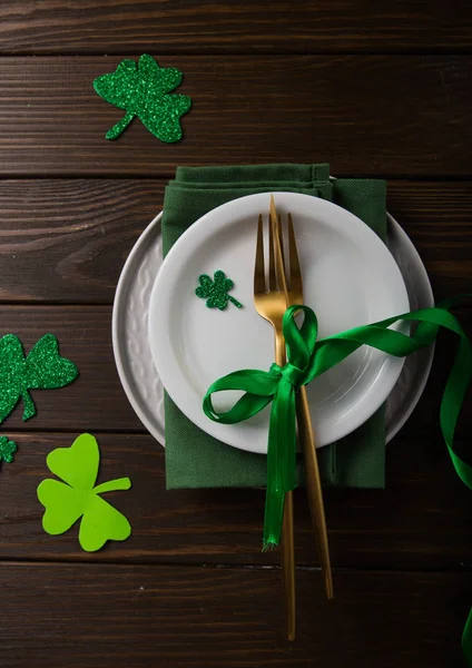Simple Table Setting Patrick Day Festivities — Stock Photo, Image