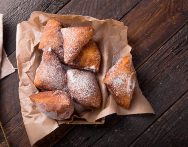 Mandazi tatlı bir Doğu Afrika sokak yiyeceğidir. üst görünüm f