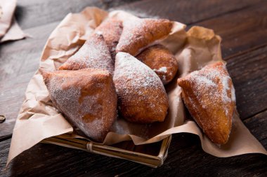 Mandazi tatlı bir Doğu Afrika sokak yiyeceğidir. üst görünüm f