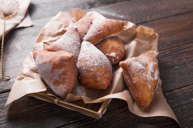 Mandazi tatlı bir Doğu Afrika sokak yiyeceğidir. üst görünüm f
