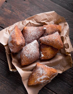 Mandazi tatlı bir Doğu Afrika sokak yiyeceğidir. üst görünüm f