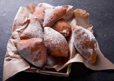 Mandazi tatlı bir Doğu Afrika sokak yiyeceğidir. üst görünüm f