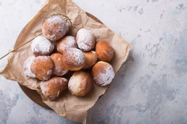 Bunuelos (Meksika böreği) altın, gevrek-tatlı, tortilla gibi 