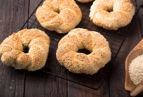 Koulouri Grec Bagels Turcs Appelés Simit Pile Nourriture Traditionnelle Rue — Photo