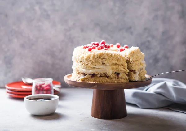 Birthday Creamy Layer Cake Napoleon Chopped Cake Confectioner Decorated Berries — Stock Photo, Image