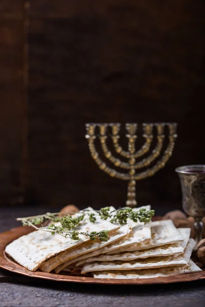 Passover Feast Unleavened Bread Matzah Bread Red Wine Glasses Shinny — Stock Photo, Image