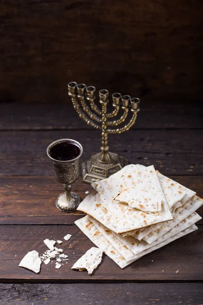 Red Kosher Wine White Matzah Matza Vintage Wood Background Presented — Stock Photo, Image