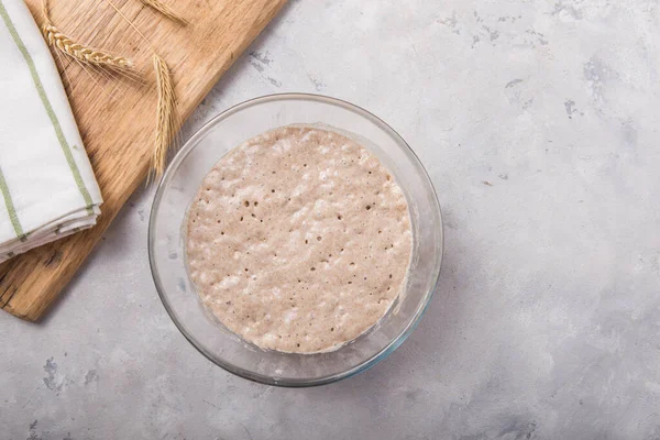 The leaven for bread is active. Starter sourdough ( fermented mixture of water and flour to use as leaven for bread baking). The concept of a healthy diet