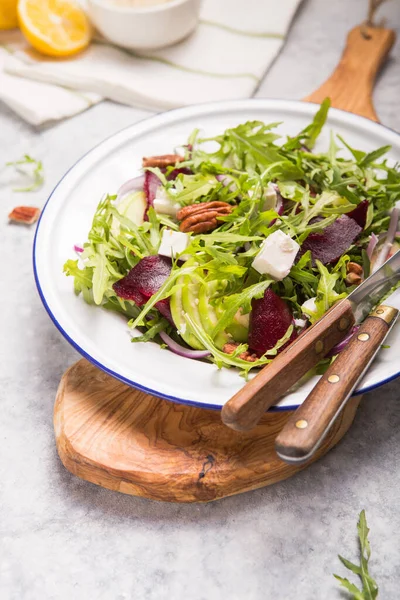 Fresh Green Organic Salad Arugula Beetroot Slices Feta Cheese Nuts — Stock Photo, Image