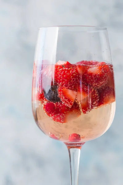 Glass Ice Summer Homemade Cold Red Sangria Cocktail Strawberry Glass — Stock Photo, Image