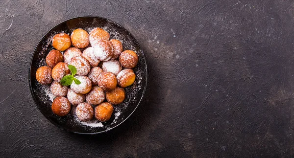 Bunuelos Pastelería Tradicional Colombiana Dulce Frita Servida Con Salsa Chocolate — Foto de Stock