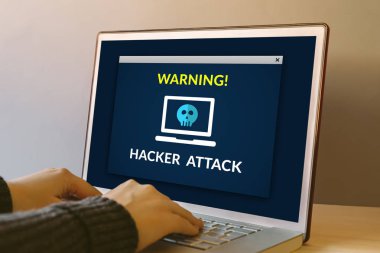 Hacker saldırı konsept dizüstü bilgisayar ekranında 