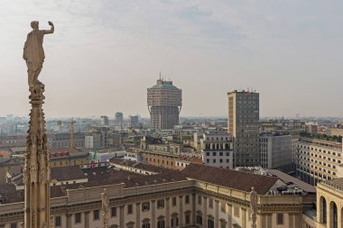 Milan görünümünden Milano Duomo Katedrali'ne çatısı