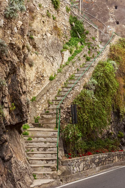 Rock schodów w mieście positano — Zdjęcie stockowe