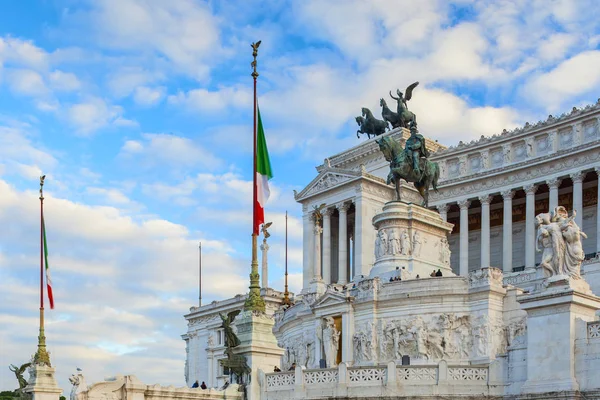 Viktorianische Skulptur in der Stadt Rom — Stockfoto