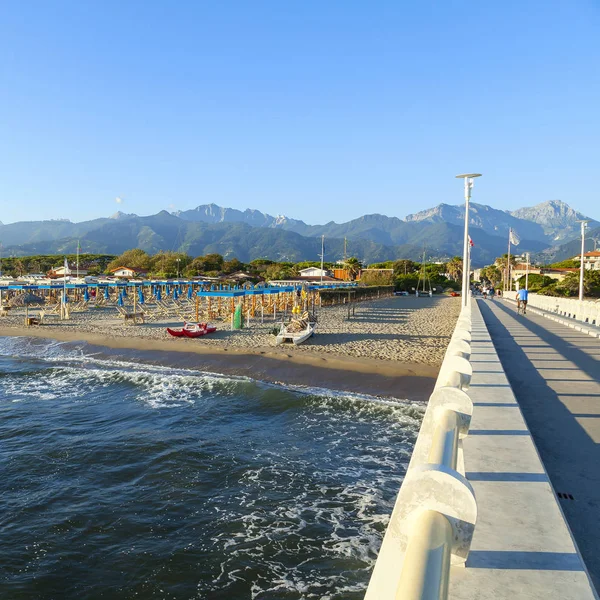 Forte dei marmi vista do cais — Fotografia de Stock