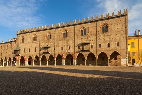 Vévodský palác ve městě mantua — Stock fotografie