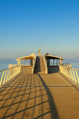 lido di camaiore pier view