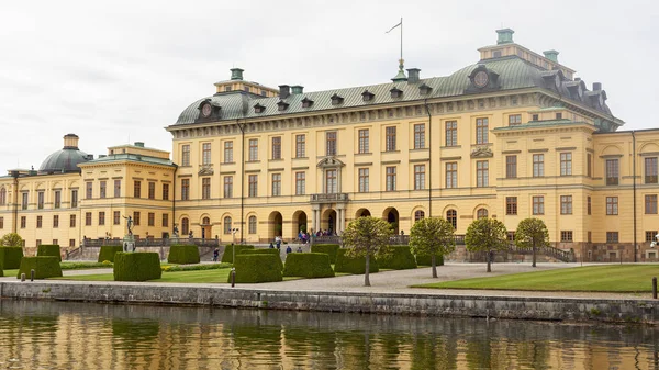 Drottninghlom palast blick in der stadt stockholm — Stockfoto