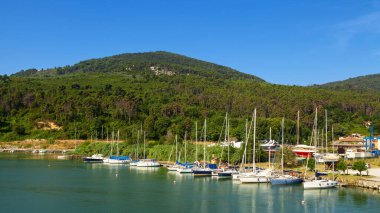 Liguria 'nın güzel Bocca di Magra liman manzarası