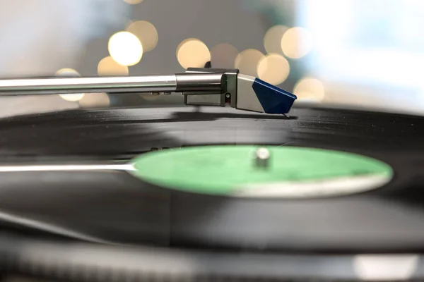 Giradischi con disco in vinile — Foto Stock