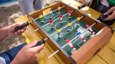 Masa futbolu futbol oyunu oynayanlar