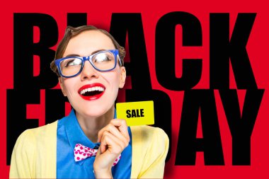 Plastik kart ile siyah Cuma deli kadın