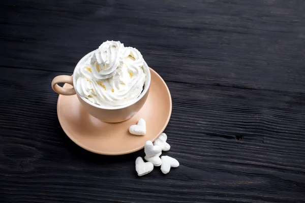 Tasse Kaffee Mit Dekoration Marshmellow Sahne Beeren — Stockfoto