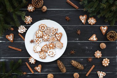 gingerbread siyah ahşap tablo