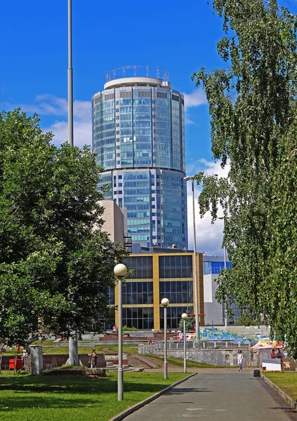 Rozwój Miast Staw Panorama Wieżowców Budynków Administracyjnych Religijnych Widowiskowych Sportowych — Zdjęcie stockowe