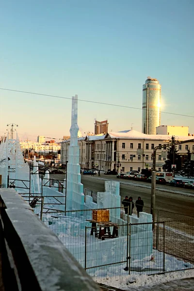Pembangunan Perkotaan Pada Musim Dingin Dengan Bangunan Perumahan Administratif Dan — Stok Foto