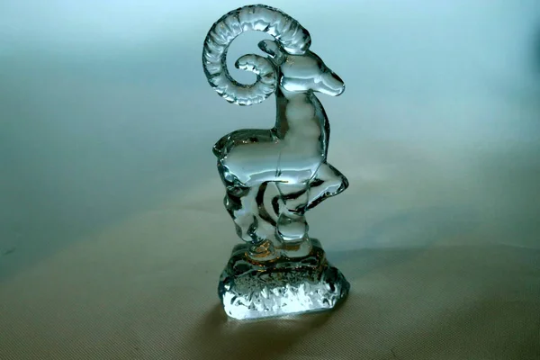 Hediye mikro biblolar, kristal şarap kadehleri, cam, gümüş zodyak işaretleri sıçan, domuz, at, kaplan, horoz, maymun, kanser, Oğlak burcu