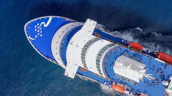 Aerial Image Large Cruise Ship Upper Deck Sea — Stockfoto