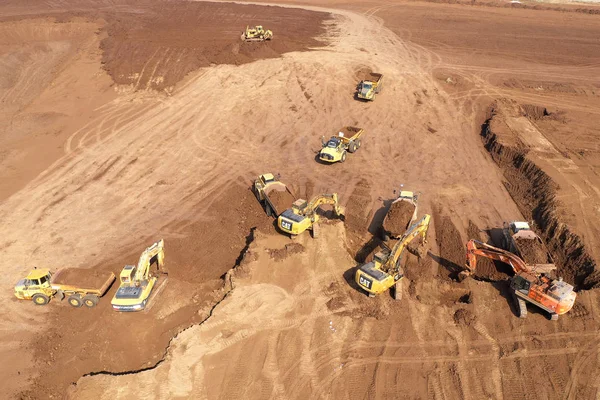 Aerial View Excavators Loading Soil Articulated Hauler Trucks — Stock Photo, Image