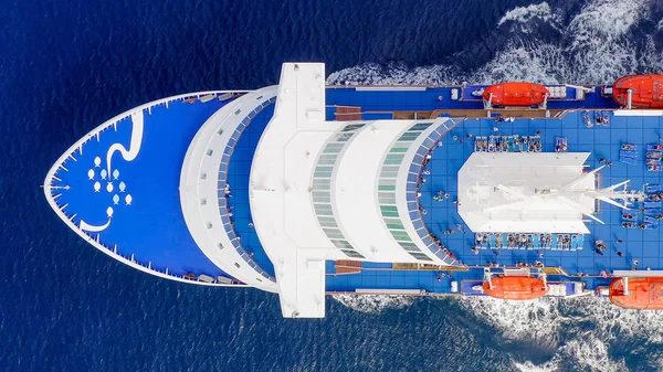 Aerial Image Large Cruise Ship Sea — стоковое фото