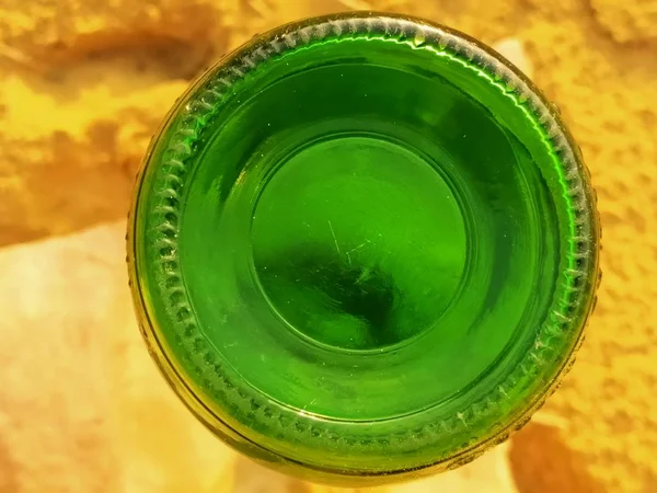 緑のガラス瓶の底 — ストック写真